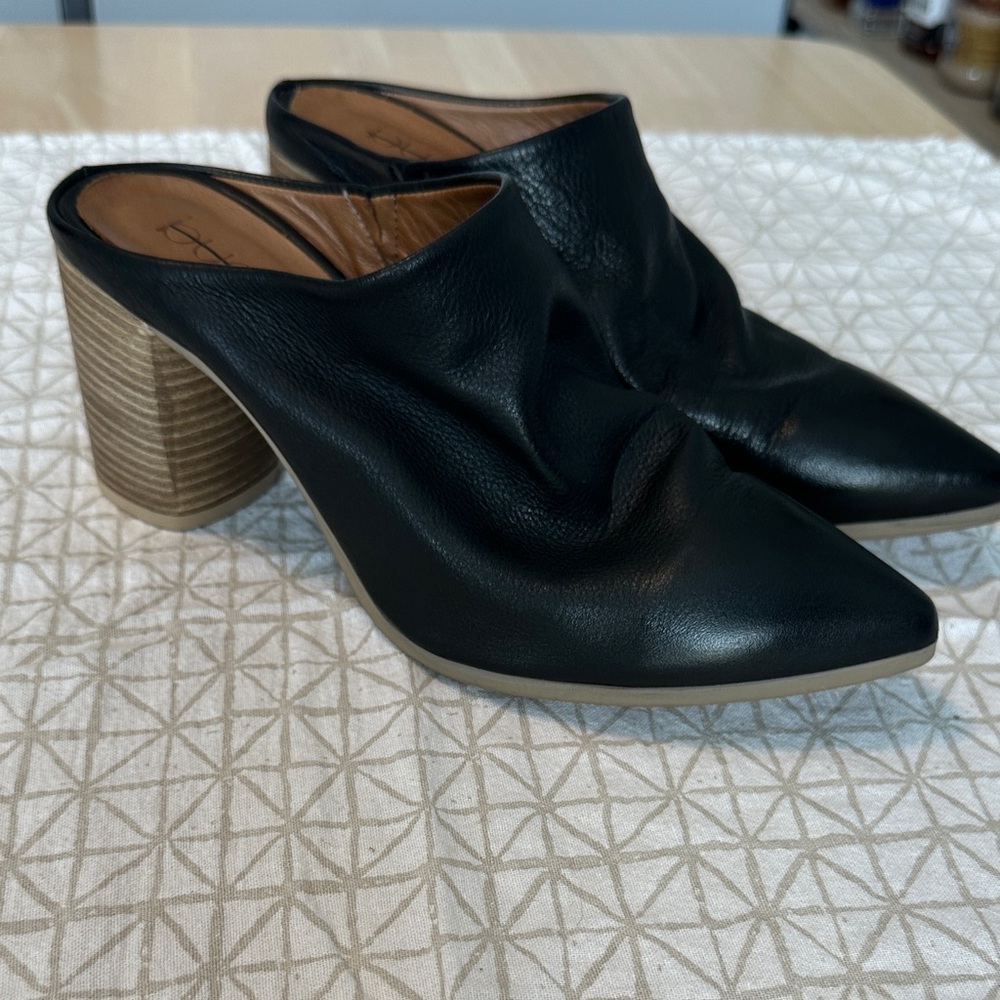 NWOT Bueno Black Leather Mules with Tan Heel